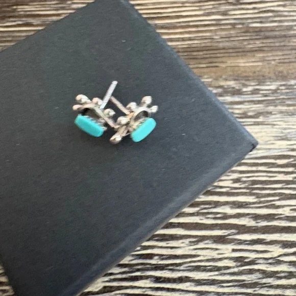 Sterling silver stud earrings beautiful light blue turquoise stones - Picture 8 of 13